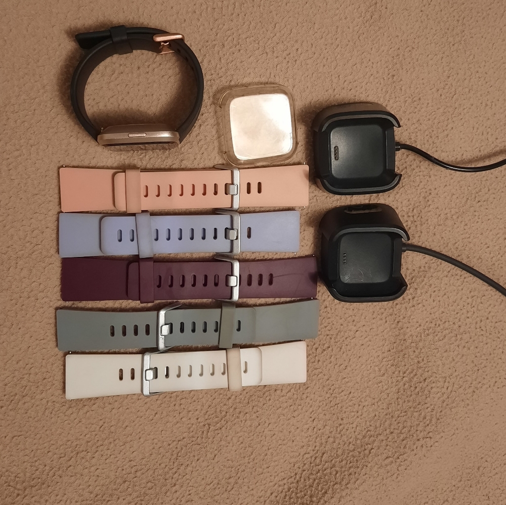Fitbit Versa Bundle - image 1